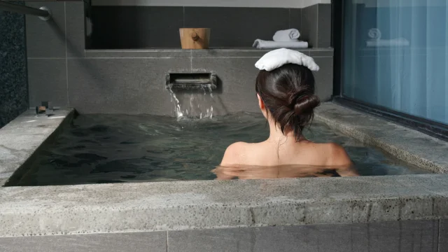 ระบบสระว่ายน้ำ Onsen คืออะไร ใช้อุปกรณ์อะไรบ้างในการสร้าง